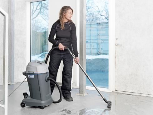Nilfisk VL200 Wet and Dry Vacuum Cleaner